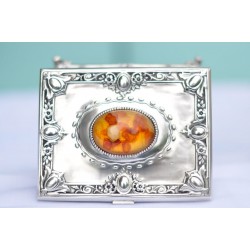 Szkatułka posrebrzana z bursztynem- pamiątka z Polski