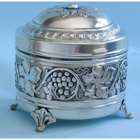 Cukiernica posrebrzana - winogrona - ślub - symbol słodyczy i płodności