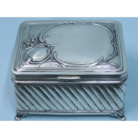 Cukiernica platerowana skrzynkowa - prezent na rocznicę